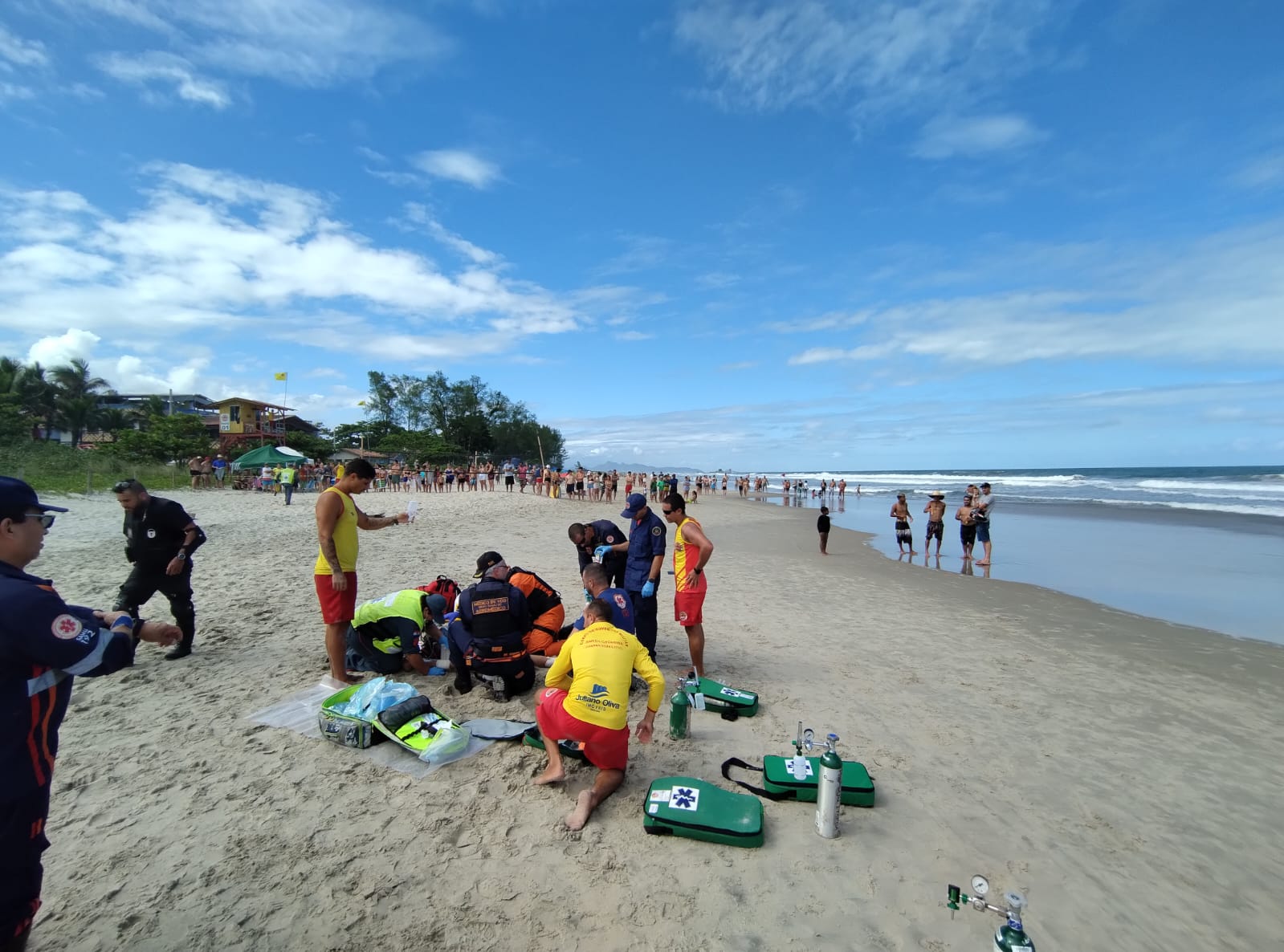 Bombeiro aposentado do Parana morre vitima de afogamento na Barra do Sai 3