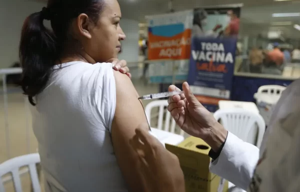 Ministerio da Saude antecipa vacinacao contra gripe; campanha comeca em 25 de marco