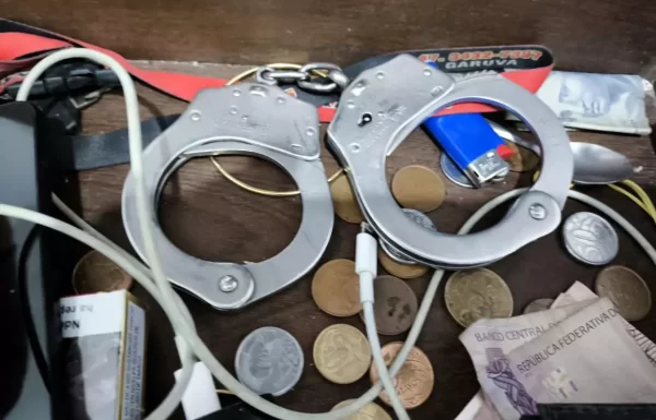 Suspeitos de homicídio em Itapoa sao presos 4