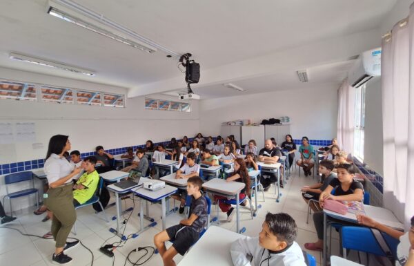 Escola Monteiro Lobato recebe palestra sobre a consciência ambiental no descarte de resíduos 01 (Tribuna de Itapoa)