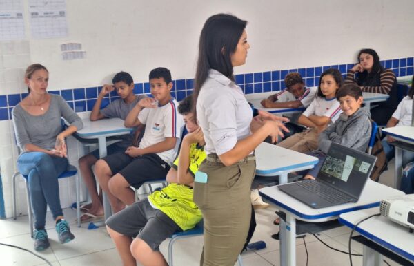 Escola Monteiro Lobato recebe palestra sobre a consciência ambiental no descarte de resíduos 07 (Tribuna de Itapoa)