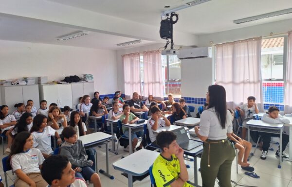 Escola Monteiro Lobato recebe palestra sobre a consciência ambiental no descarte de resíduos 08 (Tribuna de Itapoa)