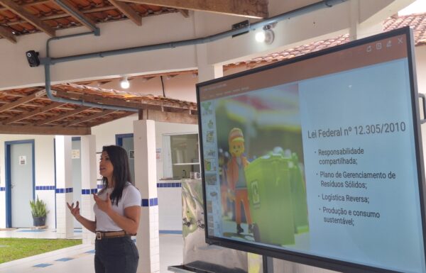 Escola do Pontal recebe palestra sobre a consciencia ambiental no descarte de residuos 02 (Tribuna de Itapoa)