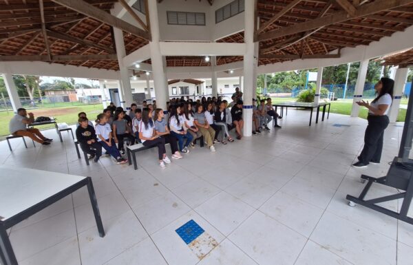 Escola do Pontal recebe palestra sobre a consciencia ambiental no descarte de residuos 03 (Tribuna de Itapoa)