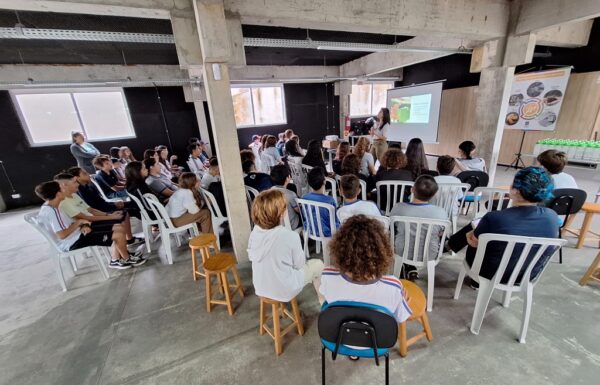 Palestra Surbi Escola Ayrton Senna 01 (Tribuna de Itapoa)