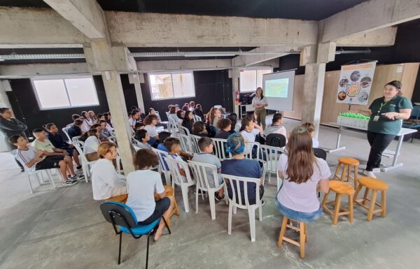 Palestra Surbi Escola Ayrton Senna 09 (Tribuna de Itapoa)