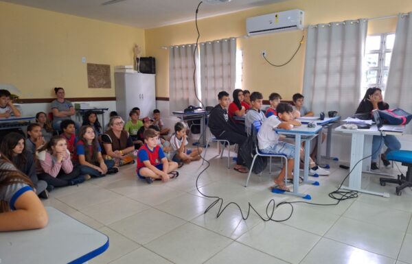 Escola Alberto Speck recebe palestra sobre a consciencia ambiental no descarte de residuos 10 (Tribuna de Itapoa)