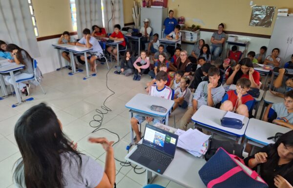 Escola Alberto Speck recebe palestra sobre a consciencia ambiental no descarte de residuos 16 (Tribuna de Itapoa)