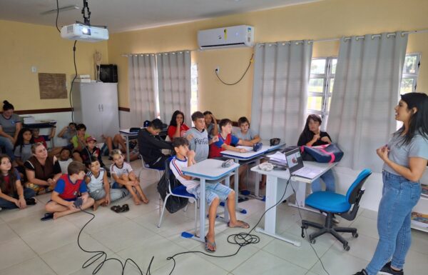 Escola Alberto Speck recebe palestra sobre a consciencia ambiental no descarte de residuos 20 (Tribuna de Itapoa)