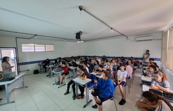 Escola Frei Valentim recebe palestra sobre a consciencia ambiental no descarte de residuos 04 (Tribuna de Itapoa)