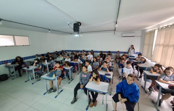 Escola Frei Valentim recebe palestra sobre a consciencia ambiental no descarte de residuos 08 (Tribuna de Itapoa)
