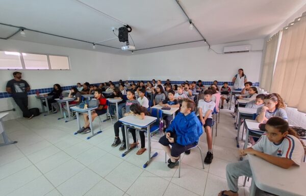 Escola Frei Valentim recebe palestra sobre a consciencia ambiental no descarte de residuos 12 (Tribuna de Itapoa)