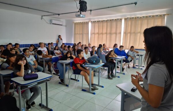 Escola Frei Valentim recebe palestra sobre a consciencia ambiental no descarte de residuos 13 (Tribuna de Itapoa)