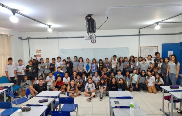 Escola Frei Valentim recebe palestra sobre a consciencia ambiental no descarte de residuos 15 (Tribuna de Itapoa)