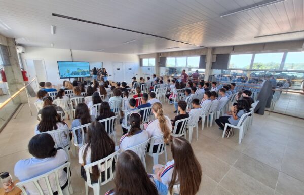 Escola da Barra recebe palestra sobre a consciencia ambiental no descarte de residuos 02 (Tribuna de Itapoa)