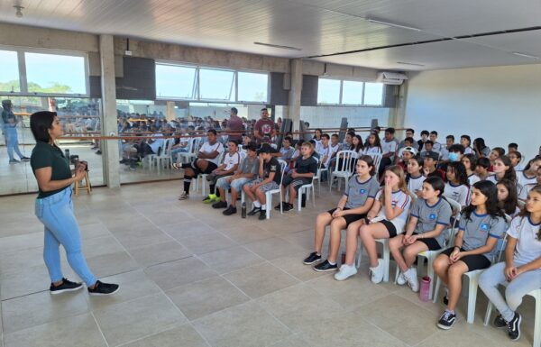 Escola da Barra recebe palestra sobre a consciencia ambiental no descarte de residuos 06 (Tribuna de Itapoa)