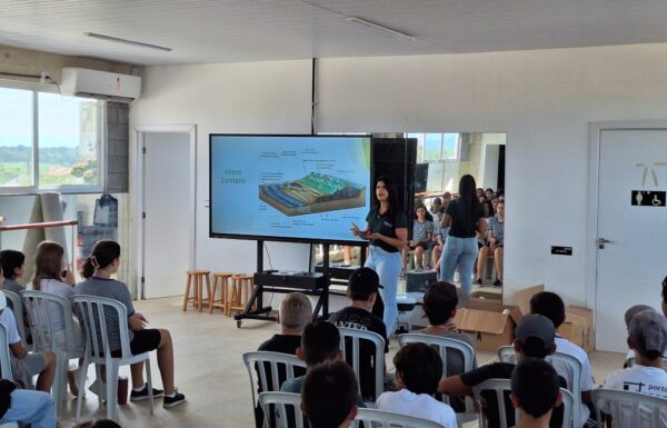 Escola da Barra recebe palestra sobre a consciencia ambiental no descarte de residuos 07 (Tribuna de Itapoa)