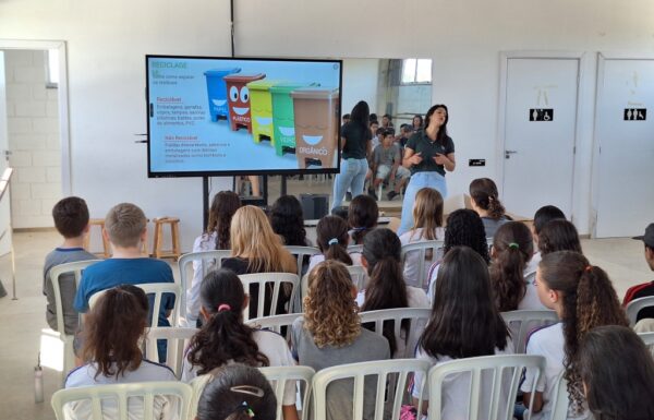 Escola da Barra recebe palestra sobre a consciencia ambiental no descarte de residuos 13 (Tribuna de Itapoa)
