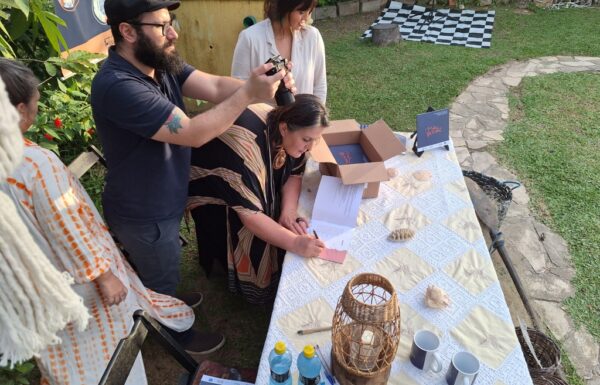 Itapoaenses lancam livro infanto-juvenil Historias de Pescador 06 - FOTO Thiago Gusso (Tribuna de Itapoa)