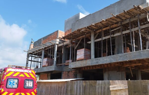 Homem morre apos cair de andaime de 7 metros de altura em Itapoa