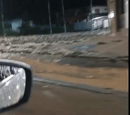 Chuva forte apos longo período de calor inunda ruas e casas assustando moradores de Garuva 1