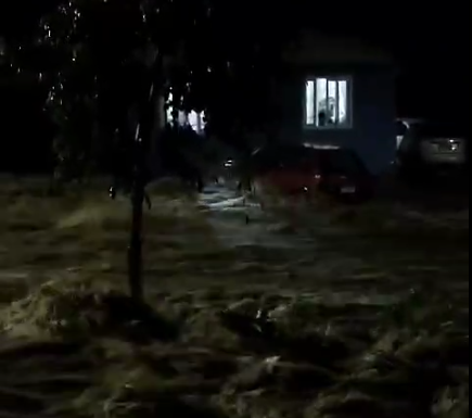 Chuva forte apos longo período de calor inunda ruas e casas assustando moradores de Garuva 5