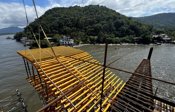 Comeca construcao da superestrutura da parte estaiada da Ponte de Guaratuba 3 (Tribuna de Itapoa)