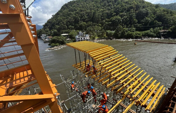 Comeca construcao da superestrutura da parte estaiada da Ponte de Guaratuba 5 (Tribuna de Itapoa)