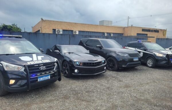 Policia apreende veiculos de influencer que publicava vídeos cometendo crimes de transito