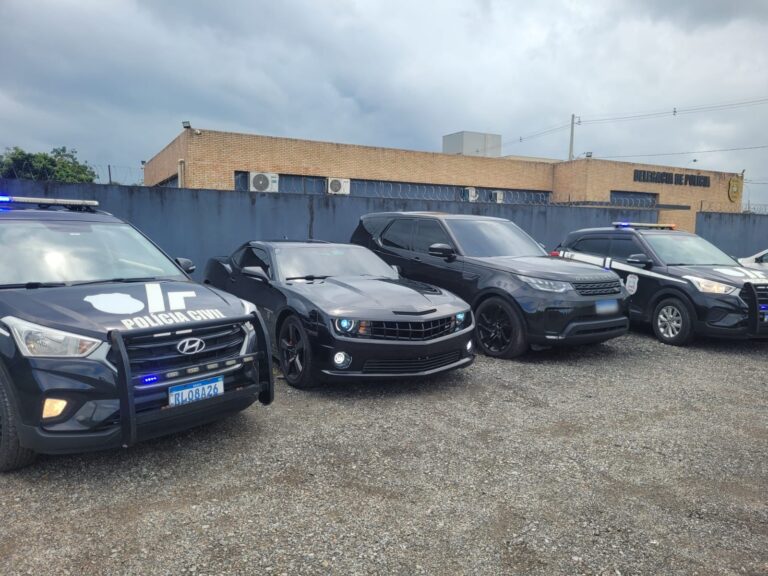 Policia apreende veiculos de influencer que publicava vídeos cometendo crimes de transito