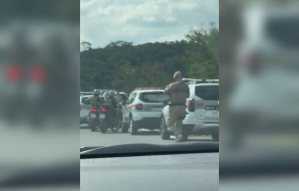 Policia revela novos detalhes sobre a ocorrencia de roubo de carros de luxo em Jaragua do Sul 04 (Tribuna de Itapoa)