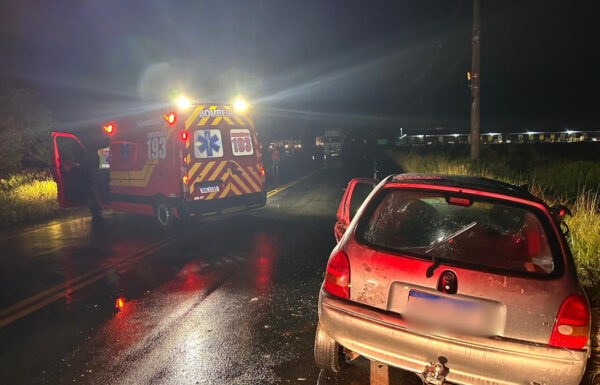 Colisao frontal entre carro e caminhao deixa duas vitimas fatais no Contorno Sul de Garuva 1