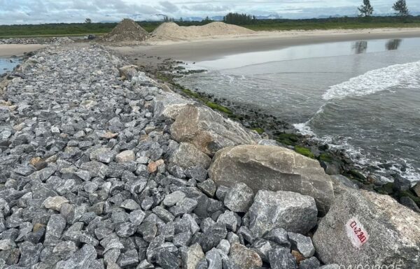 Obras dos Molhes do rio Sai Mirim avançam em Itapoá com conclusão prevista para setembro 4