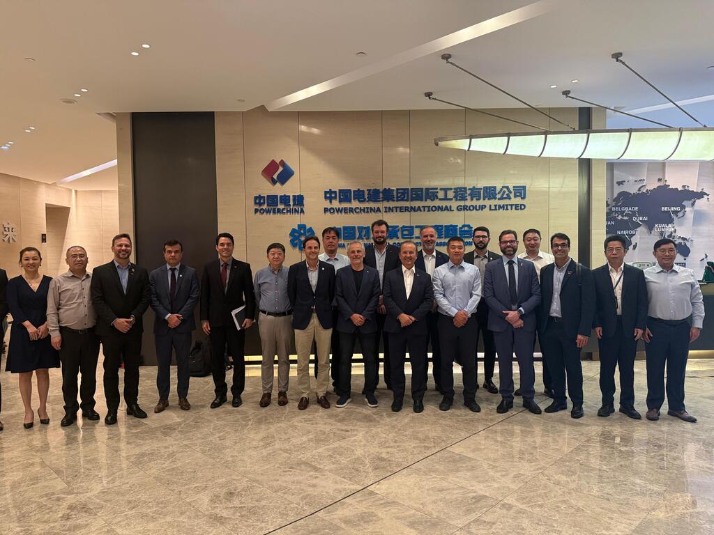 SC busca apoio chines para projeto ferroviario que beneficiara o Litoral e os portos do Estado 2