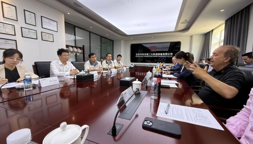 SC busca apoio chines para projeto ferroviario que beneficiara o Litoral e os portos do Estado 3