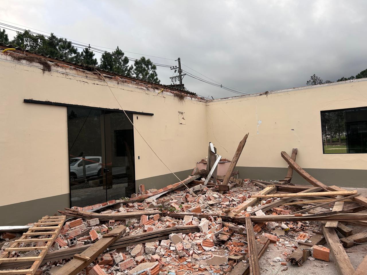 Acidente em obra de igreja deixa um trabalhador morto em Garuva 2