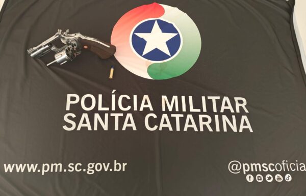 Homem preso apos atirar contra noivo da ex-companheira em Itapoa