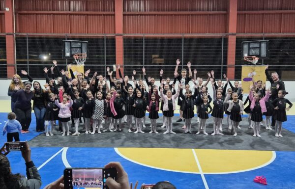 Mostra de danca do Projeto Itapoa Danca e Educacao emociona 06