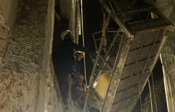 Operario fica preso em andaime e e resgatado pelos bombeiros em Itapoa - Capa Tribuna de Itapoa 2