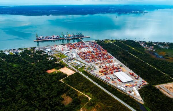 Porto de Itapoa se destaca e lidera movimentacao de TEUs em SC no 1o semestre de 2025 - Capa Tribuna de Itapoa