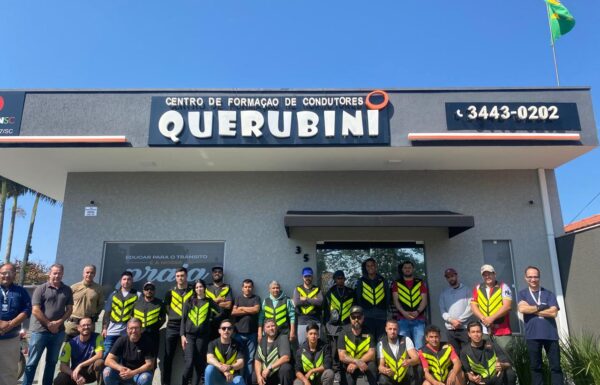 Primeira turma do curso de motofrete conclui formacao em Itapoa