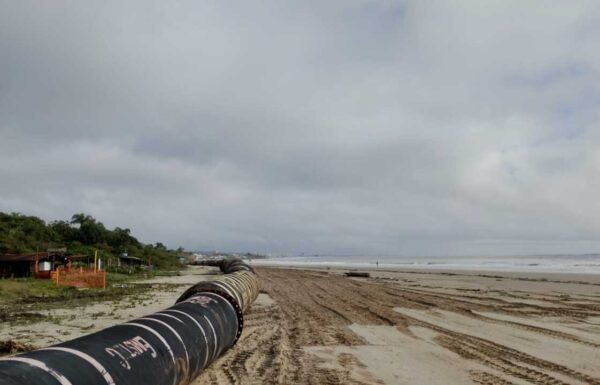 2 Megaobra costeira em Itapoa inicia fase de montagem da tubulacao para alargamento da praia - FOTO Jan de Nul - Divulgação