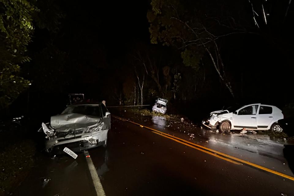 Colisao entre quatro veiculos deixa feridos na rodovia SC-416, em Garuva - Capa Tribuna de Itapoa