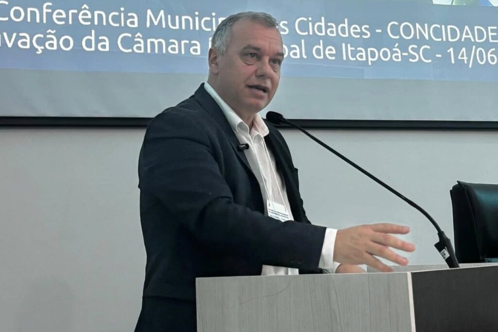 Prefeito de Itapoa viaja em missao internacional a Europa no inicio de novembro - Capa Tribuna de Itapoa