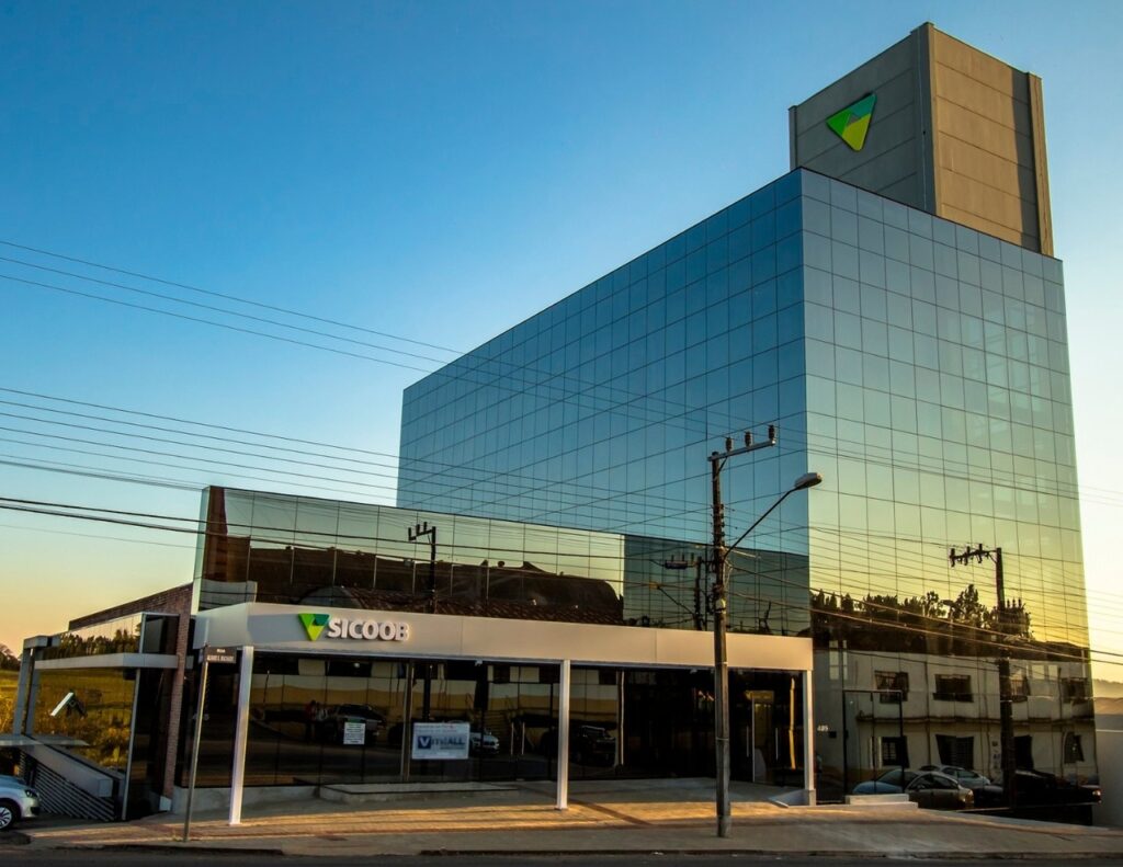 Sicoob gera mais de RS 22 bi em economia para cooperados no 1o semestre de 2025