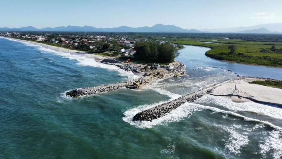 Novos molhes e abertura do canal do rio Sai-Mirim em Itapoa repercutem nas redes