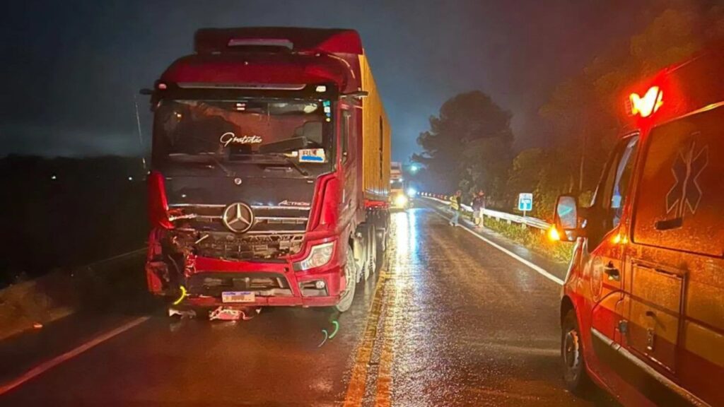 Acidente entre moto e caminhao na SC-417 resulta na morte de motociclista em Garuva