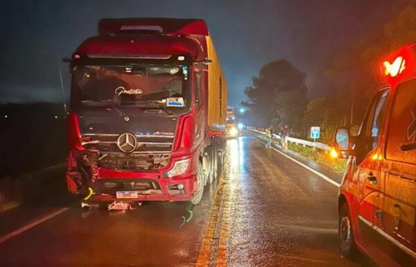 Acidente entre moto e caminhao na SC-417 resulta na morte de motociclista em Garuva
